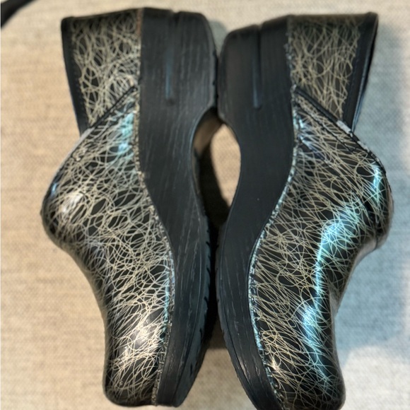 Dansko Clog Swirl black leather patent Size 37 - Picture 2 of 11